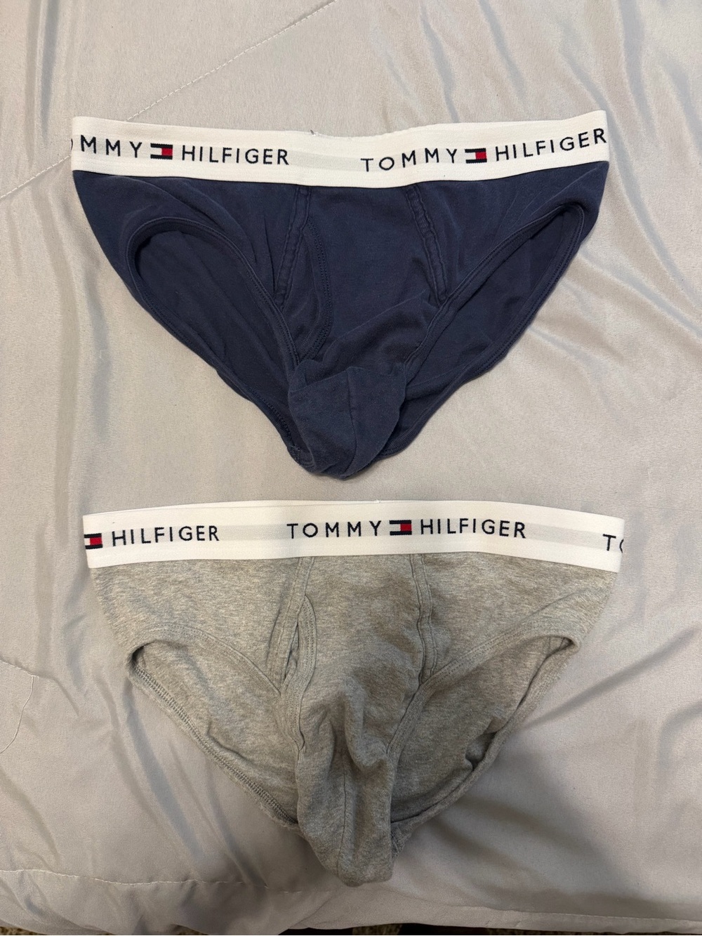 Tommy Hilfiger Men’s Briefs 2-Pack — Navy & Gray